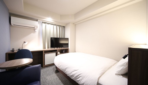 Semi-double Room, Smoking