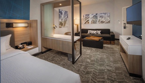 Suite, Multiple Beds (Mobility Accessible, Tub)