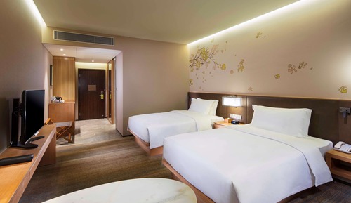 Superior Twin Room, Non Smoking (High Floor)