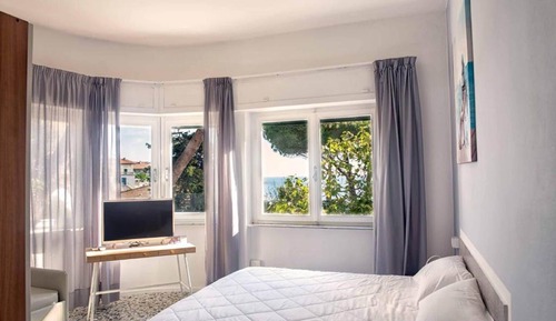 Classic Quadruple Room, Ocean View