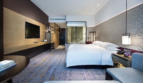 Standard Room, 1 King Bed, Club Lounge Access, River View