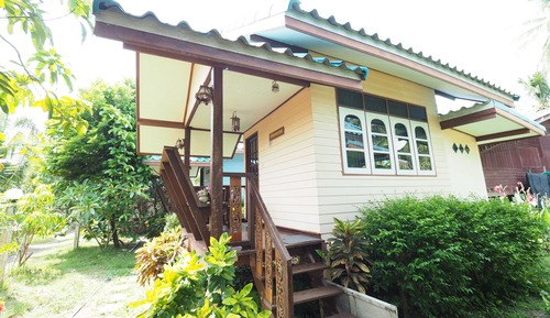 Bungalow with Garden View