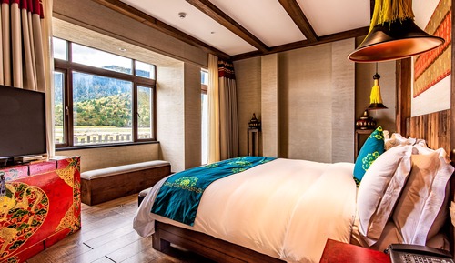 Snow Mountain Lake View King Room Villa