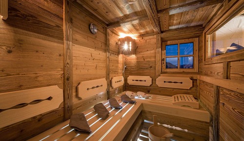Exclusive Chalet, Jetted Tub, Mountain View