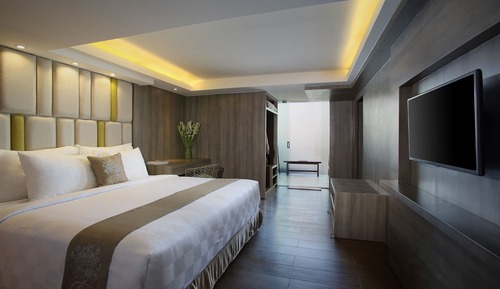 Family Loft Suite with Jacuzzi