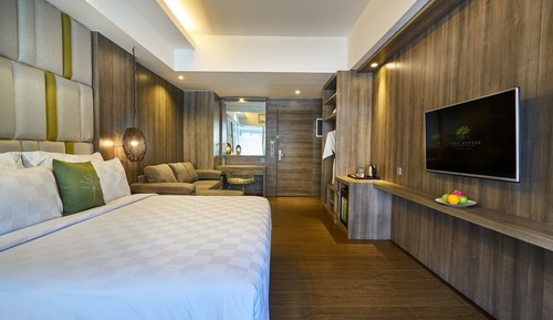 Jacuzzi Suite Pool View