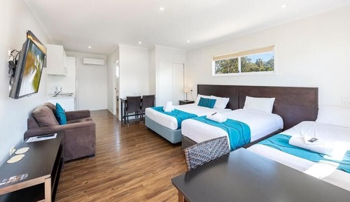 Deluxe Studio, Mobility Accessible, Garden View