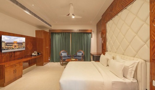 Deluxe Suite, Smoking