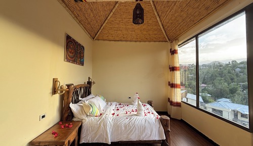 Standard Single Room, Balcony, Mountain View