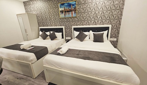 Family Quadruple Room, Pool View