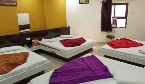 Gallery Room, City View