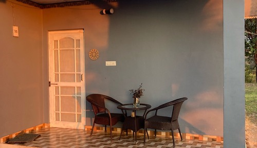 Cottage, Valley View