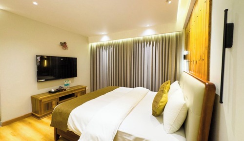 Luxury Room, 3 Bedrooms, Kitchen, Garden View