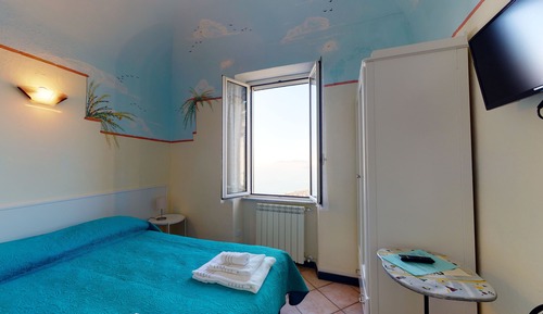 Economy Double or Twin Room, 1 Double or 2 Twin Beds, Private Bathroom, Tower