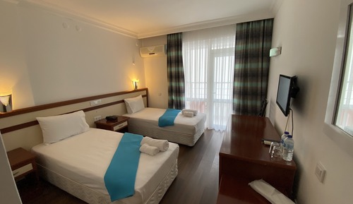 Standard Room, 1 Double or 2 Twin Beds, Balcony