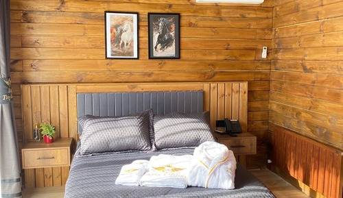 Comfort Bungalow, Pool View