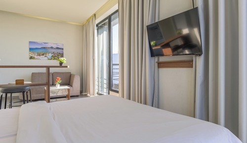 504 - Sea View Studio & Balcony