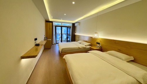 Family Suite, Hill View