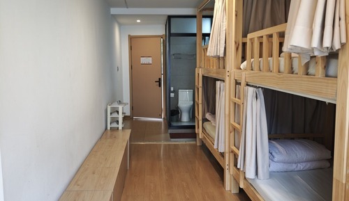 Basic Shared Dormitory, Men only, Hill View