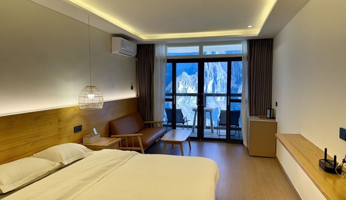 Signature Double Room, Hill View