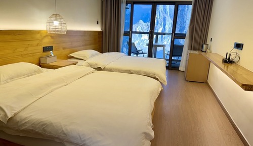 Classic Twin Room, Hill View