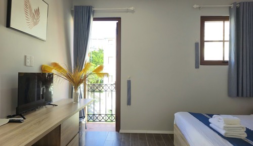 Deluxe Room, Balcony, City View