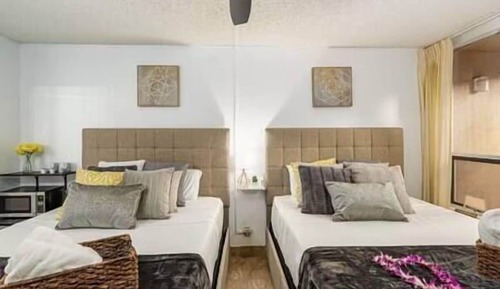 Standard Apartment, 2 Queen Beds, Garden View