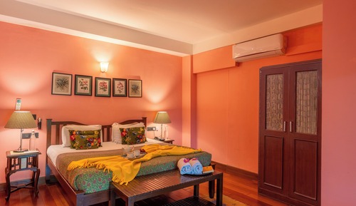 Room, 3 Bedrooms (Rose)