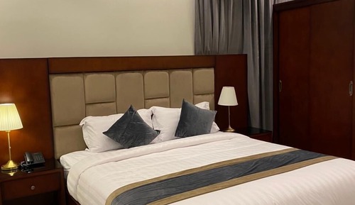 Double Room, 1 Queen Bed