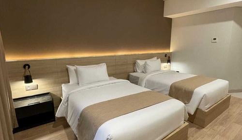 Deluxe Twin Room, City View