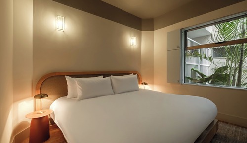 Deluxe Room, 1 King Bed