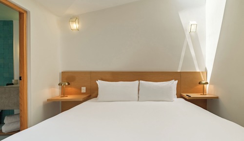 Deluxe Room, 1 King Bed