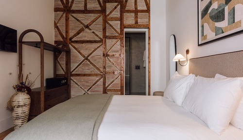 Classic Apartment, Pool View