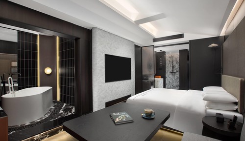 Room, 1 King Bed, Non Smoking, Bathtub