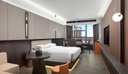 Room, 1 King Bed, Non Smoking (Chess)