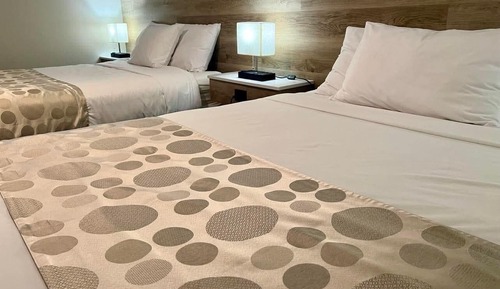 Family Suite, 2 Queen Beds, Kitchenette