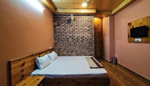 Deluxe Double Room, Balcony, Mountain View