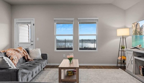 House (4 Bedrooms)