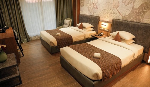 Economy Room