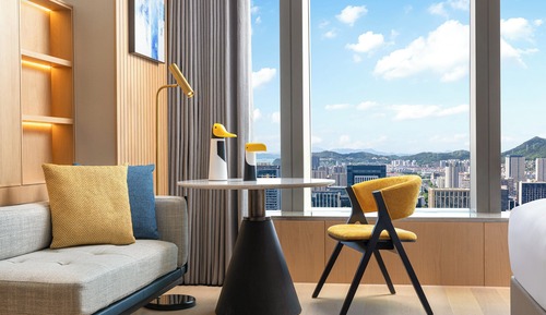 Standard Room, 1 King Bed, Lake View