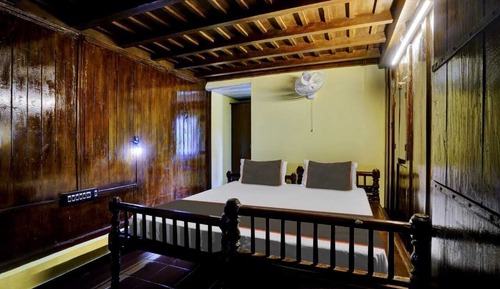 Traditional Duplex, Garden View