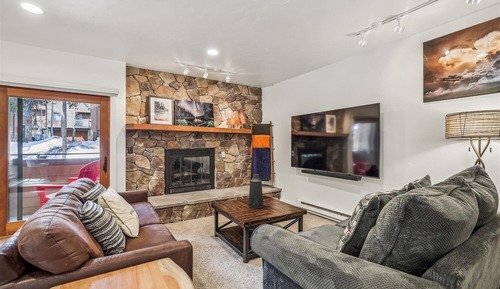 Condo, 2 Bedrooms