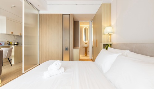 Comfort Apartment, Partial Lake View