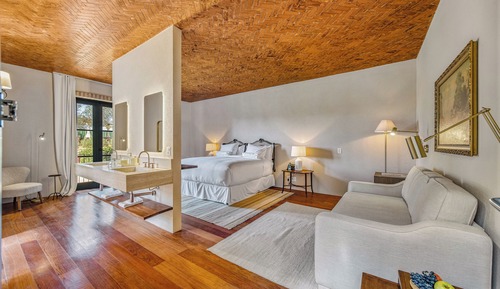 Premium Suite, Garden View