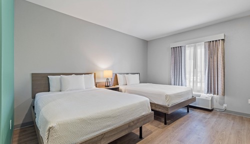 Room, 2 Queen Beds, Mobility Accessible, Non Smoking (Bathtub w/Grab Bars)