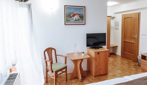 Comfort Triple Room (Triple Room with Balcony 115)