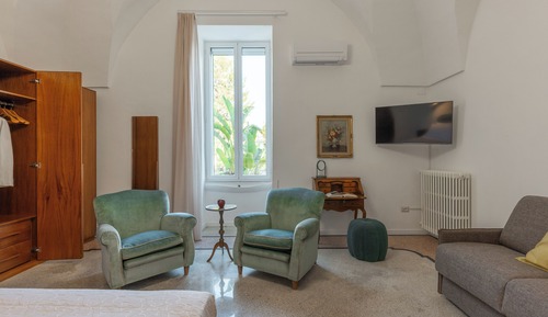 Junior Room, Patio, Garden View