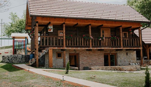 House (Three Bedroom Holiday Home with Sauna)