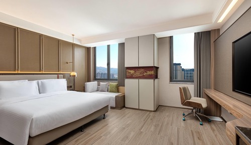 Superior Room, 1 King Bed, Non Smoking