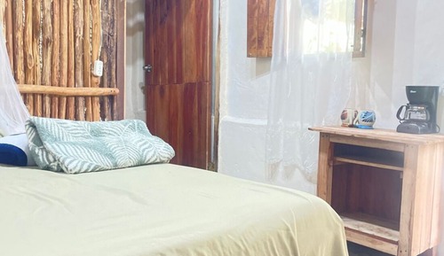 Basic Cabin, Patio, Courtyard View